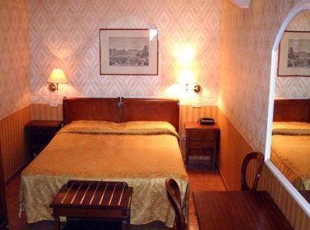 Hotel Varsavia Firenze Szoba fotó